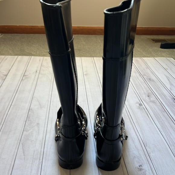 Woman’s Michael Kor’s Boots - Picture 4 of 5